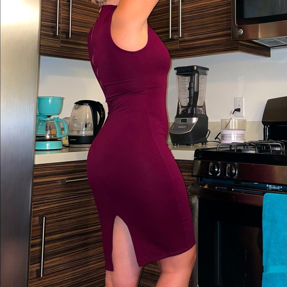 Medium size thick material burgundy luxury dress - Picture 10 of 11